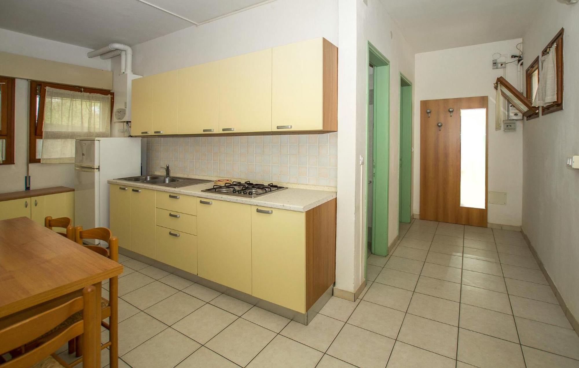 Nice Apartment In Rosolina Mare -Ro- With Kitchen Exterior photo